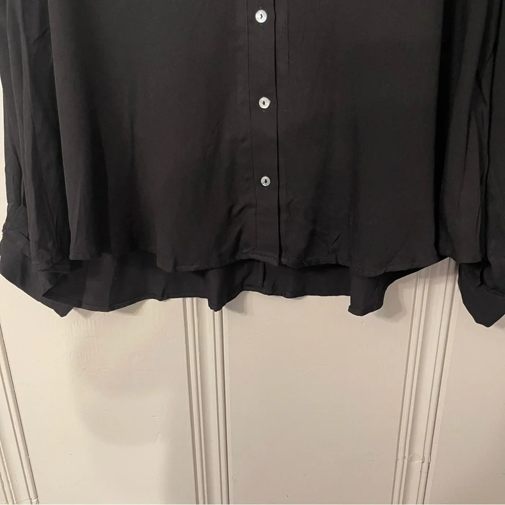 𝅺ANDREE by Unit Button Down Blouse 100% Rayon Black Size Small Oversized‎ - Picture 10 of 10
